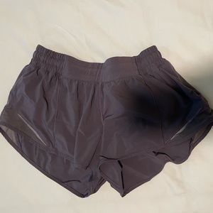 lululemon hotty hot shorts size 6